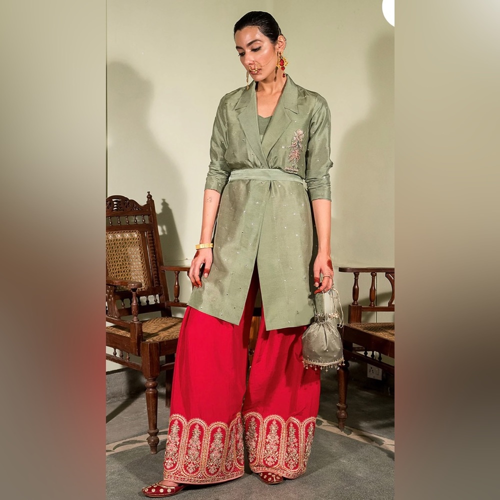 Pakistan/Indian dress- shalwar kameez